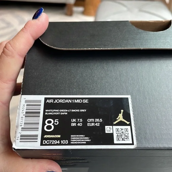 Air Jordan 1Mid SE